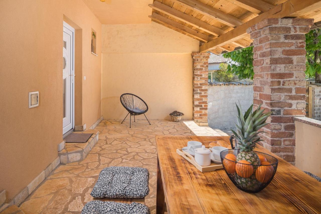Vila Casa Viktoria With Private Garden And Bbq Kosinozici Exteriér fotografie