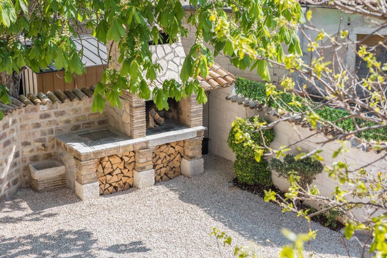 Vila Casa Viktoria With Private Garden And Bbq Kosinozici Exteriér fotografie