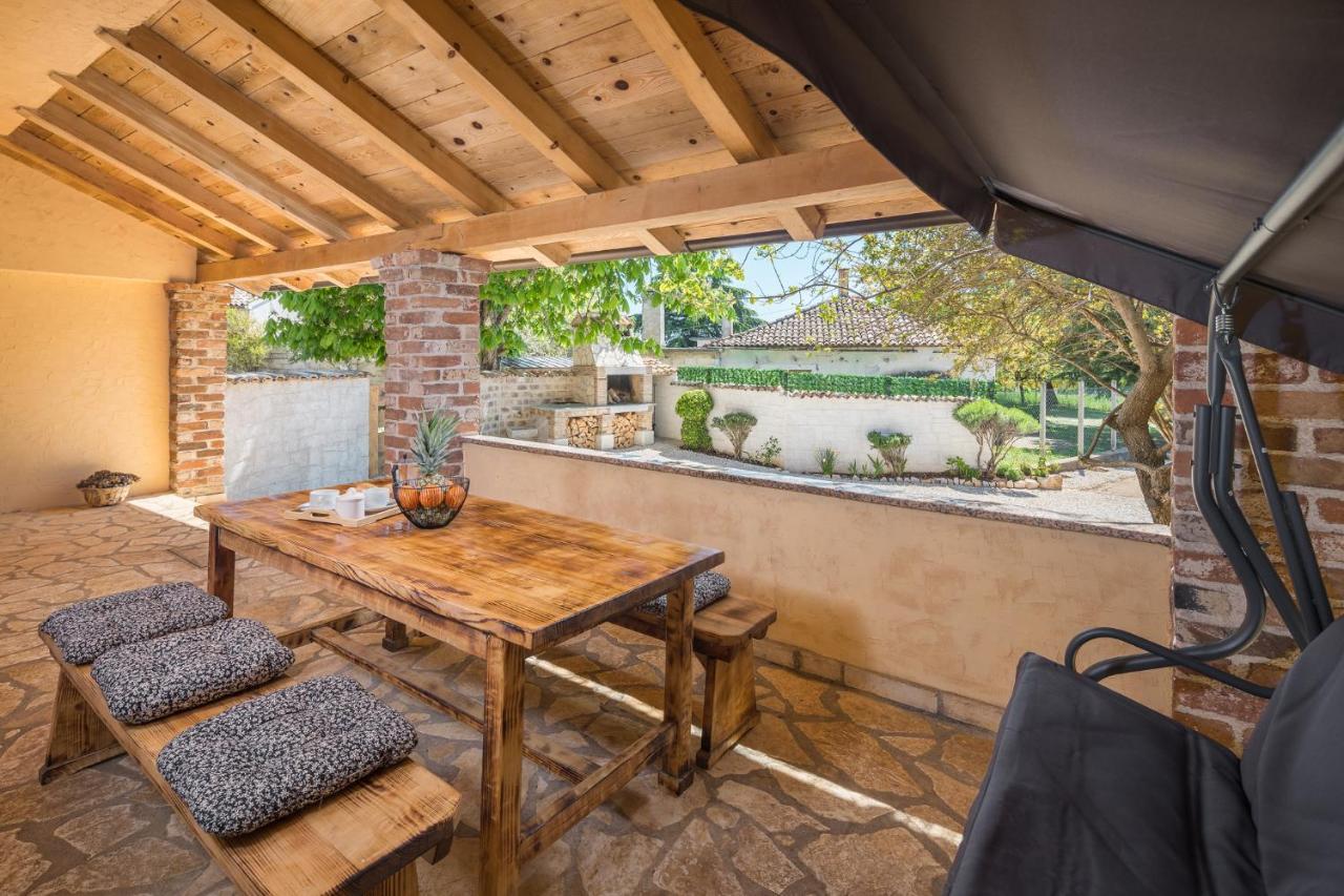 Vila Casa Viktoria With Private Garden And Bbq Kosinozici Exteriér fotografie