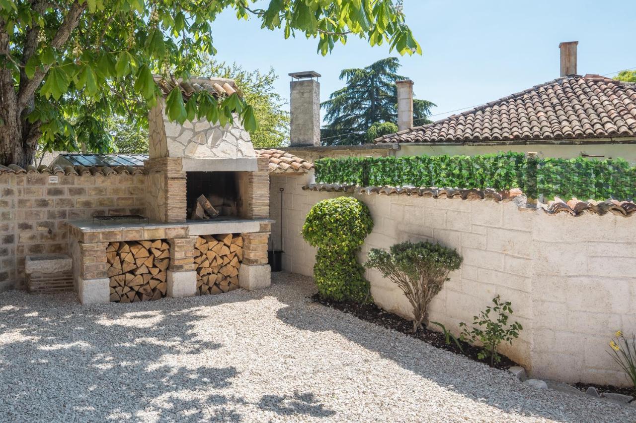 Vila Casa Viktoria With Private Garden And Bbq Kosinozici Exteriér fotografie